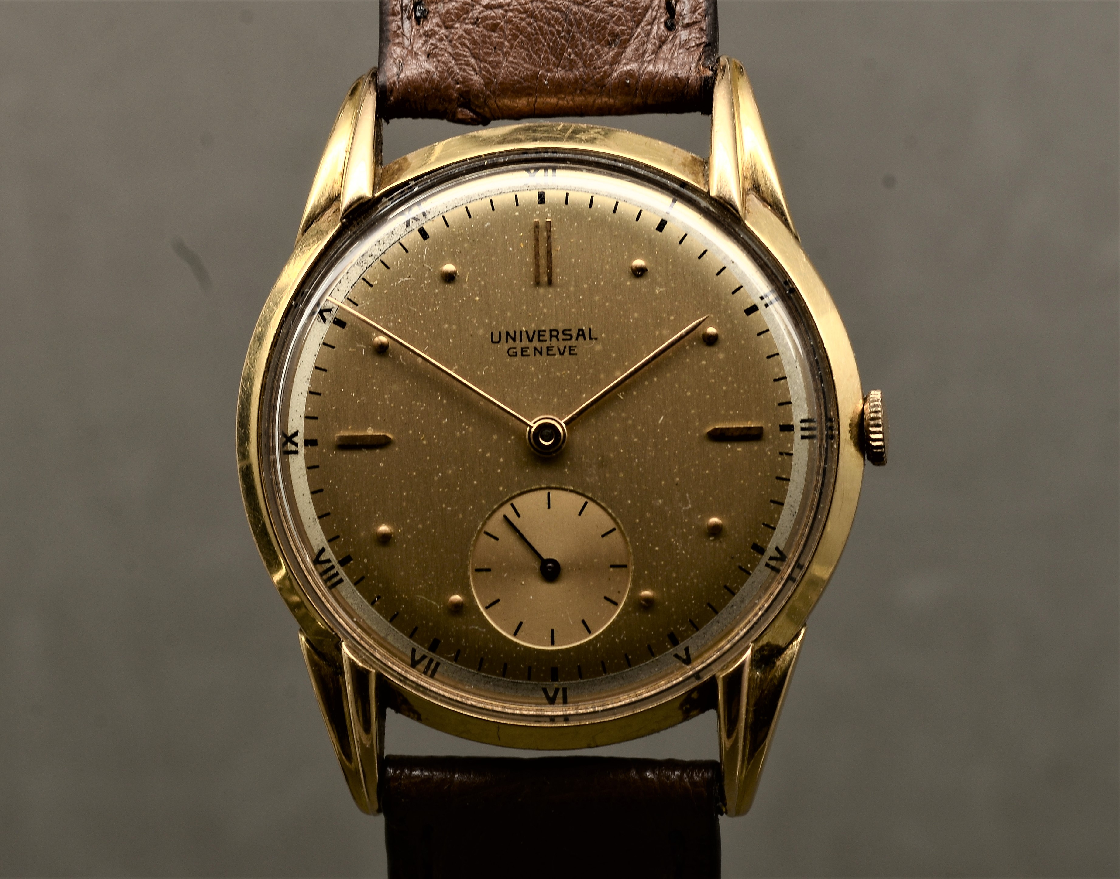 Brocantique Watches Universal Geneve